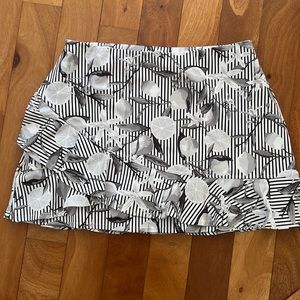 Tail tennis skirt size small